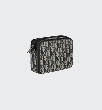 Pouch mit Reißverschluss und Riemen