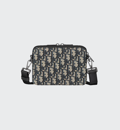 Pouch mit Reißverschluss und Riemen
