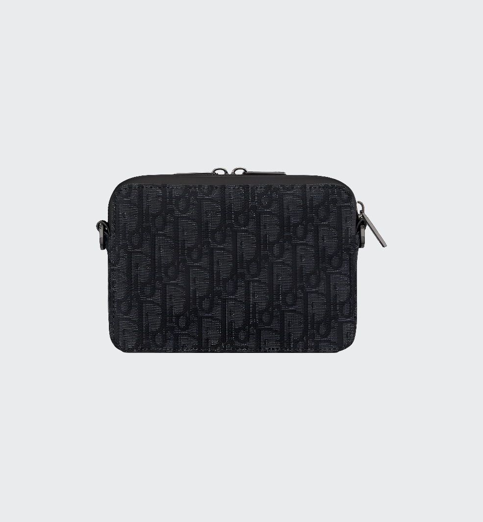 Pouch mit Reißverschluss und Riemen